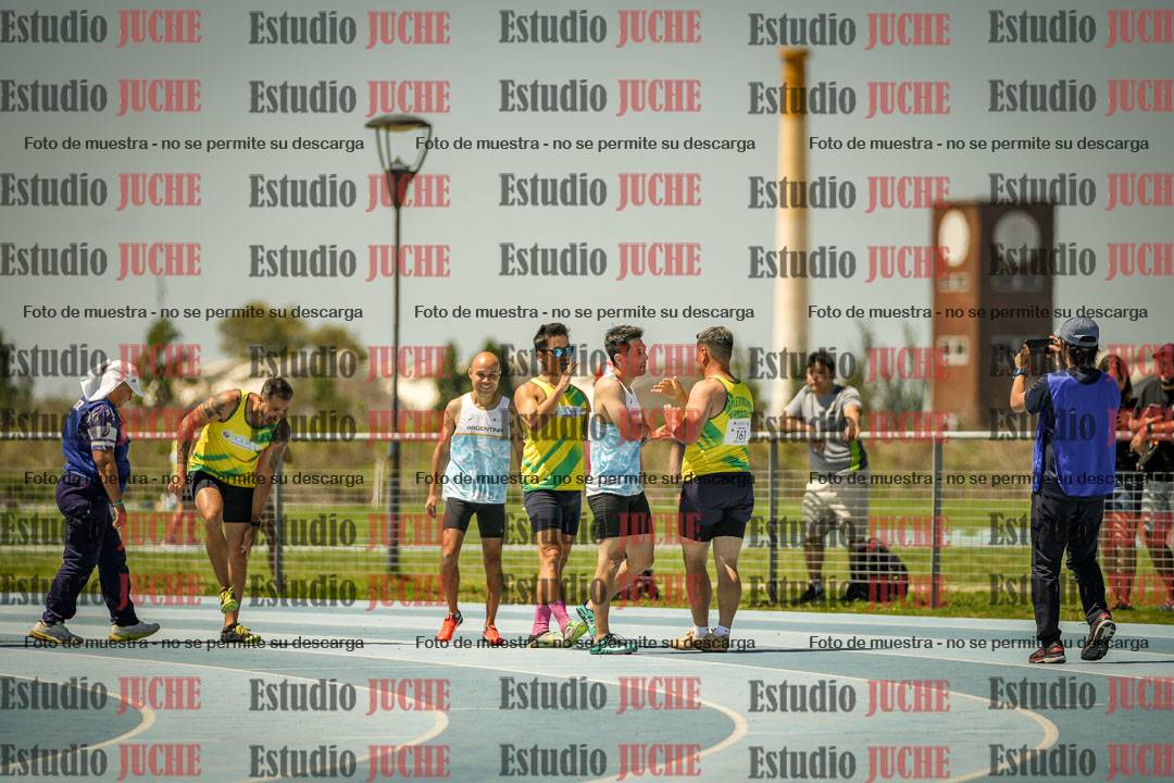 Fotos de los 100mts llanos de varones MASTER - FINAL (1 y 2)