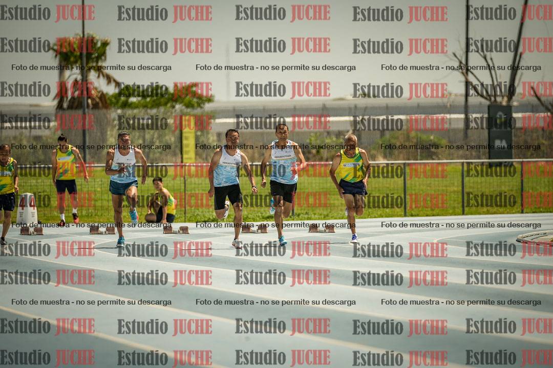 Fotos de los 100mts llanos de varones MASTER - FINAL (1 y 2)