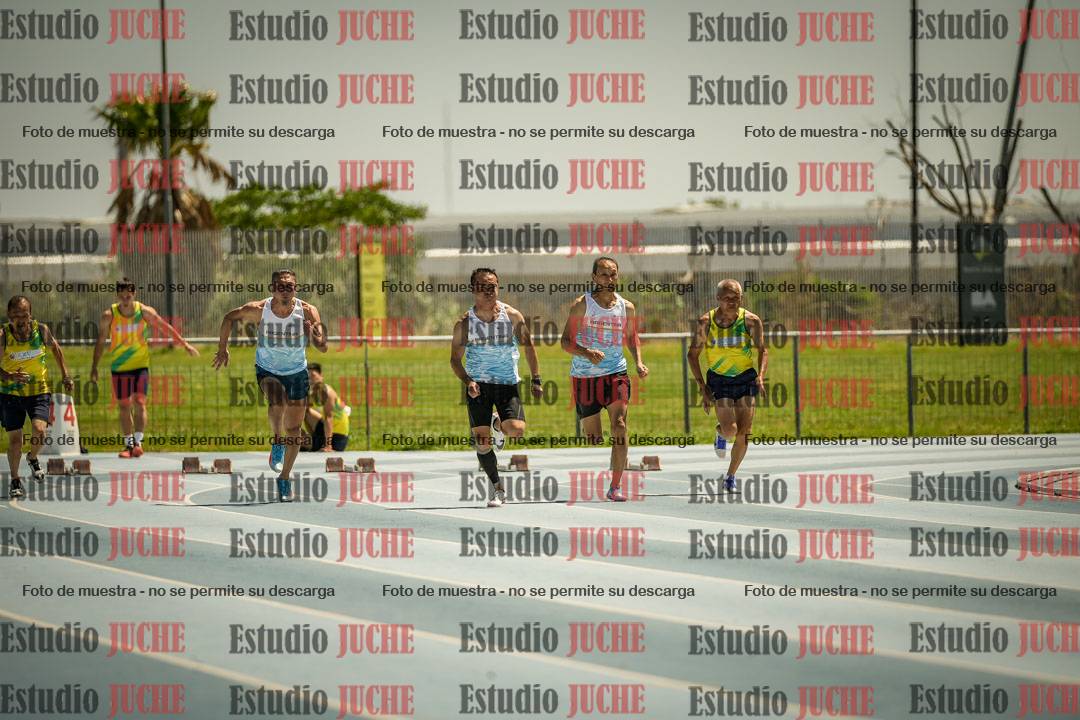 Fotos de los 100mts llanos de varones MASTER - FINAL (1 y 2)