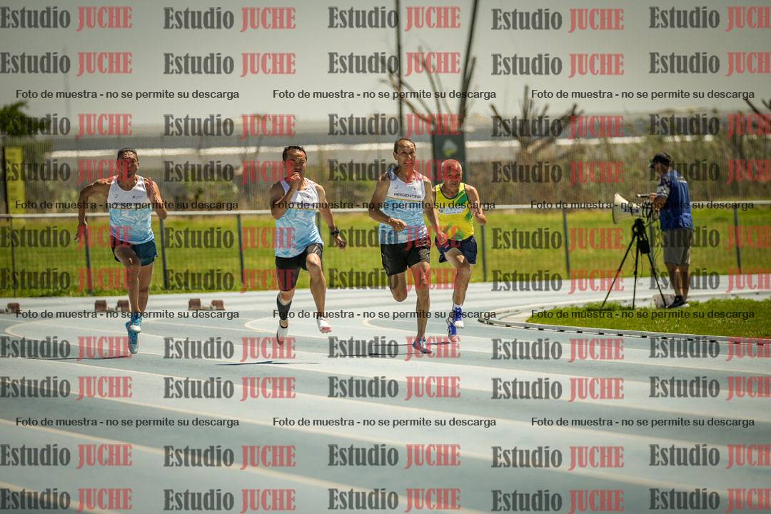 Fotos de los 100mts llanos de varones MASTER - FINAL (1 y 2)