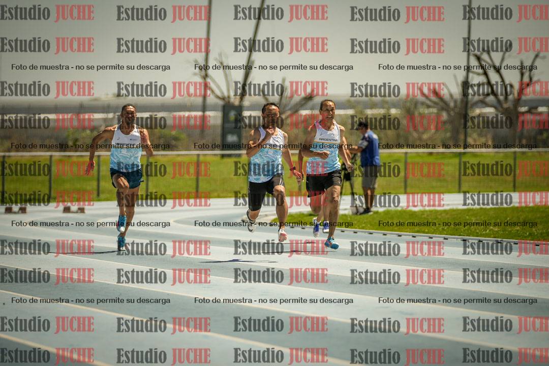 Fotos de los 100mts llanos de varones MASTER - FINAL (1 y 2)