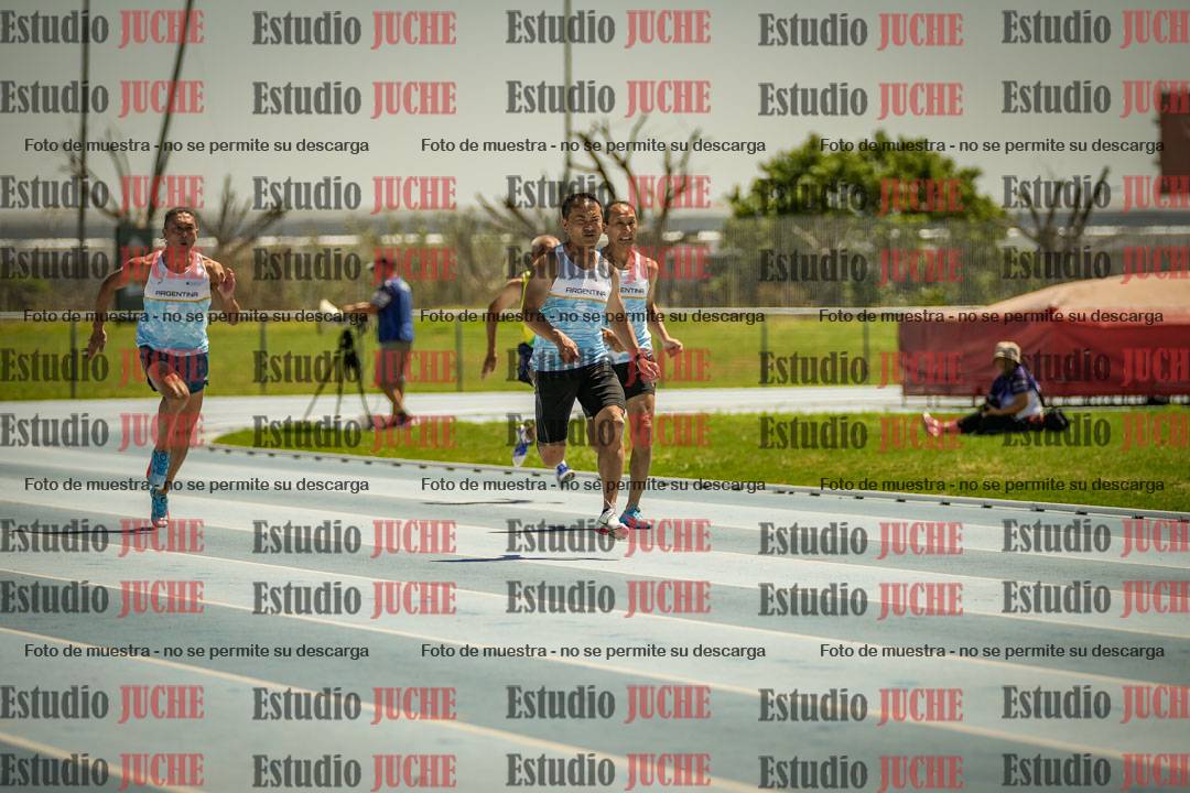 Fotos de los 100mts llanos de varones MASTER - FINAL (1 y 2)