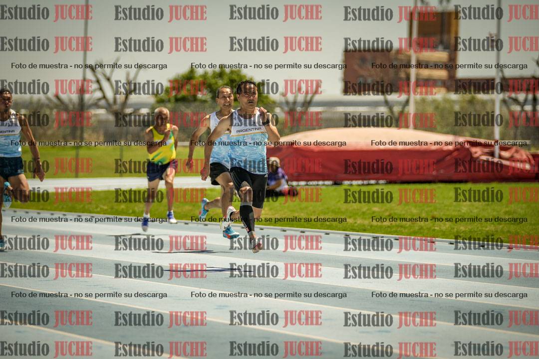 Fotos de los 100mts llanos de varones MASTER - FINAL (1 y 2)