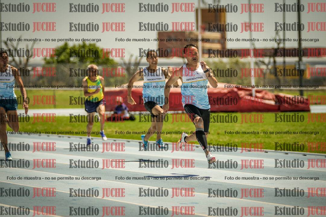 Fotos de los 100mts llanos de varones MASTER - FINAL (1 y 2)