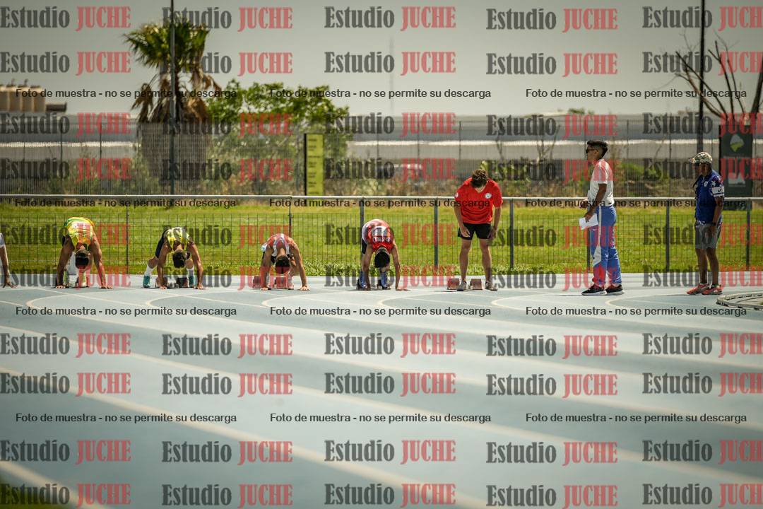 Fotos de los 100mts llanos de varones LIBRE - FINAL
