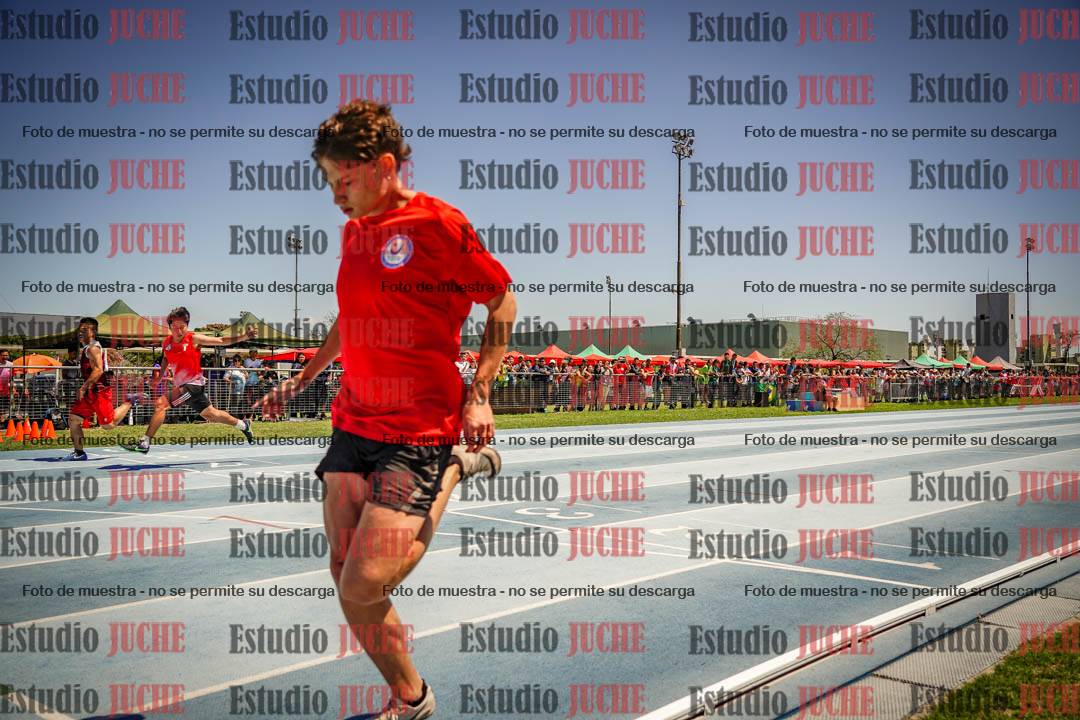 Fotos de los 100mts llanos de varones LIBRE - FINAL