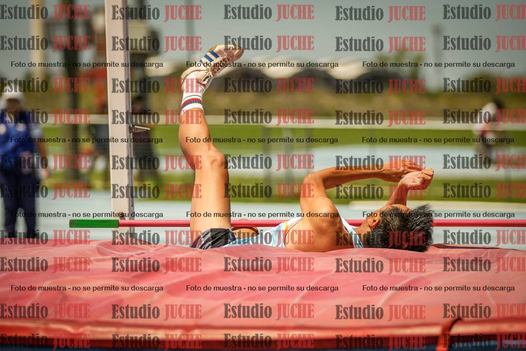 Fotos del salto en alto de varones MASTER - FINAL