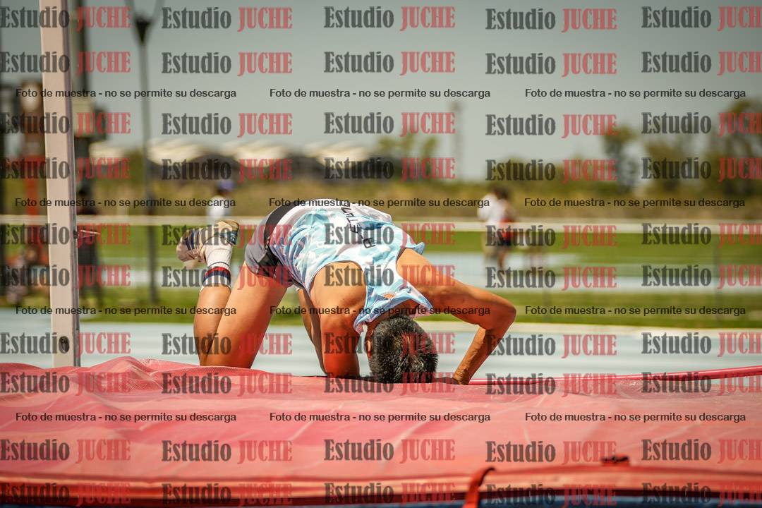 Fotos del salto en alto de varones MASTER - FINAL