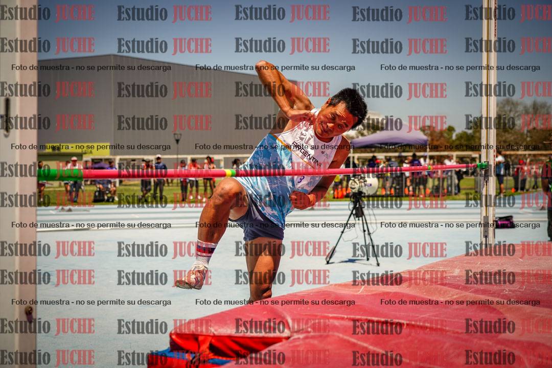 Fotos del salto en alto de varones MASTER - FINAL