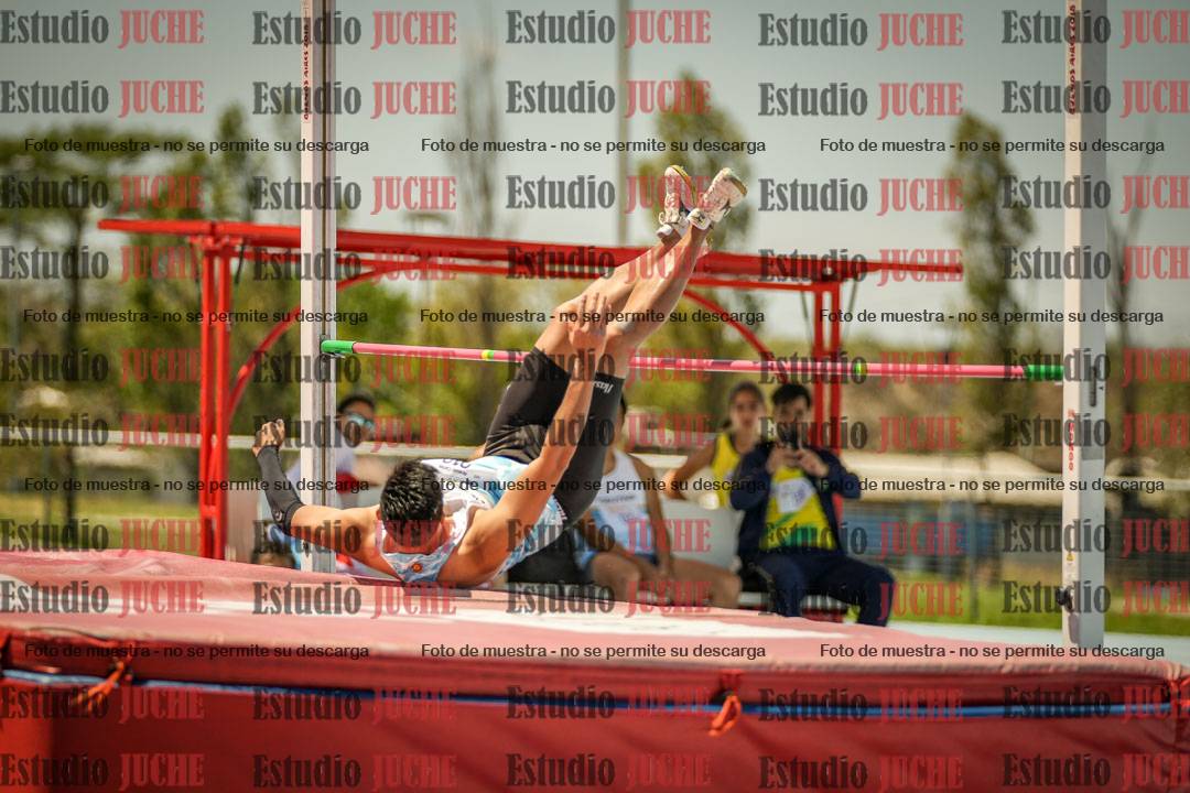 Fotos del salto en alto de varones MASTER - FINAL