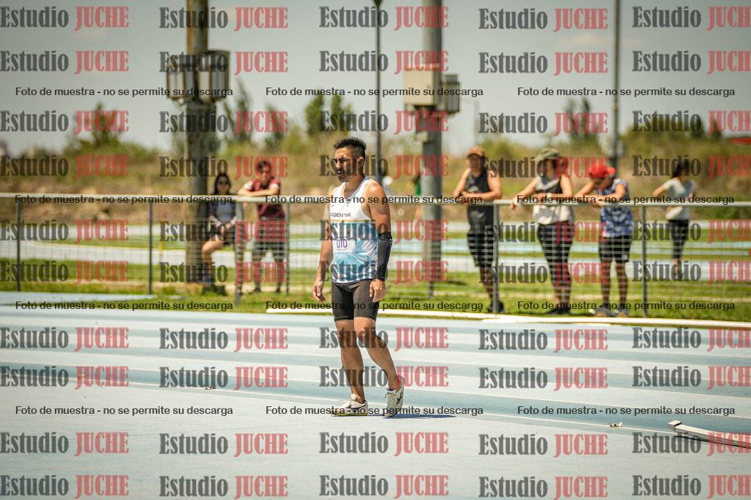 Fotos del salto en alto de varones MASTER - FINAL