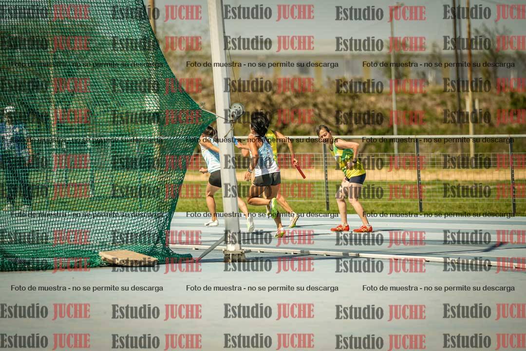 Fotos de las Postas 4x100mts de mujeres MASTER (35/45 - 50/60) - FINAL