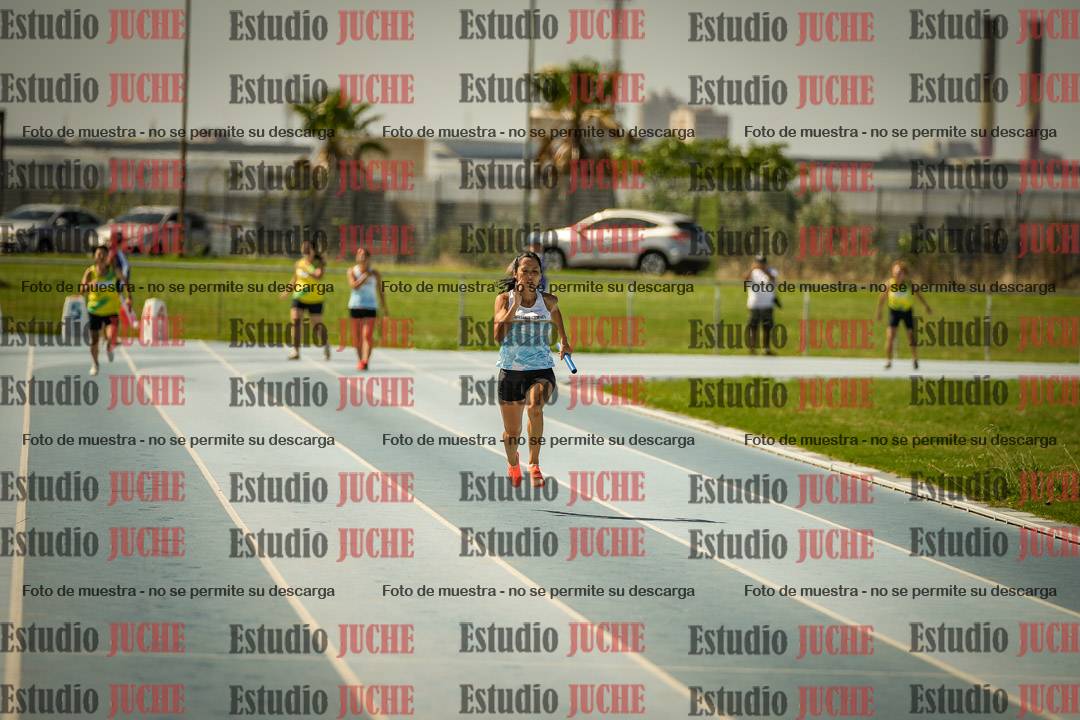 Fotos de las Postas 4x100mts de mujeres MASTER (35/45 - 50/60) - FINAL