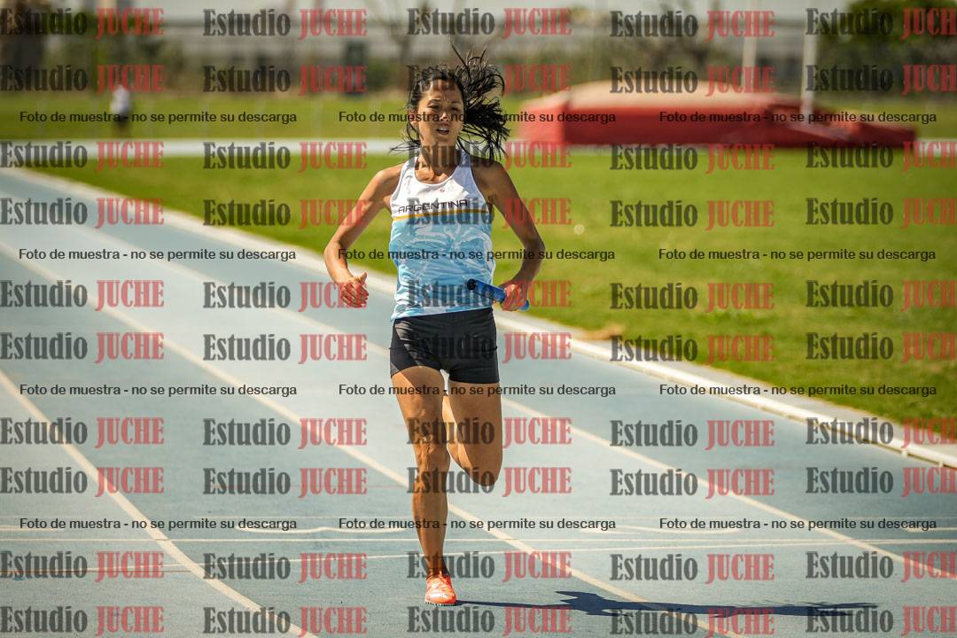 Fotos de las Postas 4x100mts de mujeres MASTER (35/45 - 50/60) - FINAL