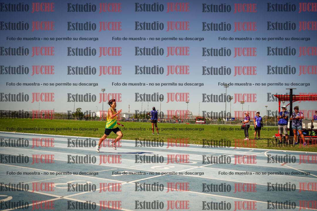 Fotos de las Postas 4x100mts de mujeres MASTER (35/45 - 50/60) - FINAL
