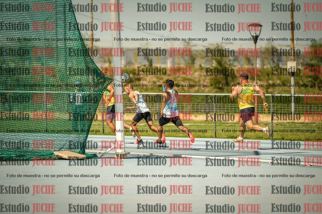 Fotos de las Postas 4x100mts de varones MASTER (35/45) - FINAL