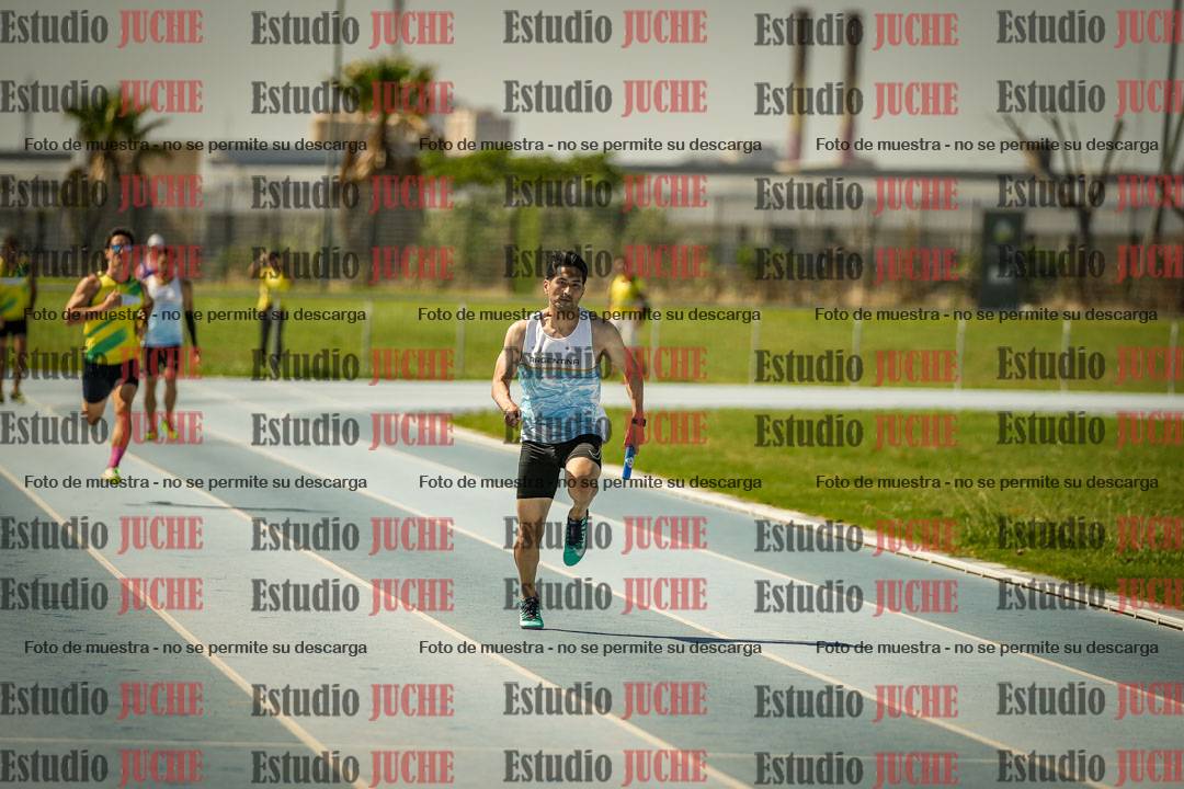 Fotos de las Postas 4x100mts de varones MASTER (35/45) - FINAL