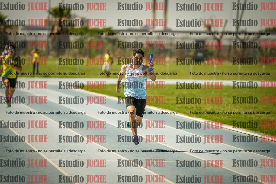 Fotos de las Postas 4x100mts de varones MASTER (35/45) - FINAL