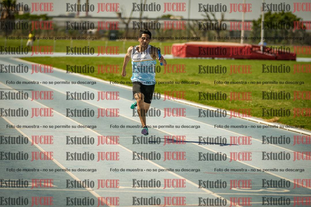 Fotos de las Postas 4x100mts de varones MASTER (35/45) - FINAL