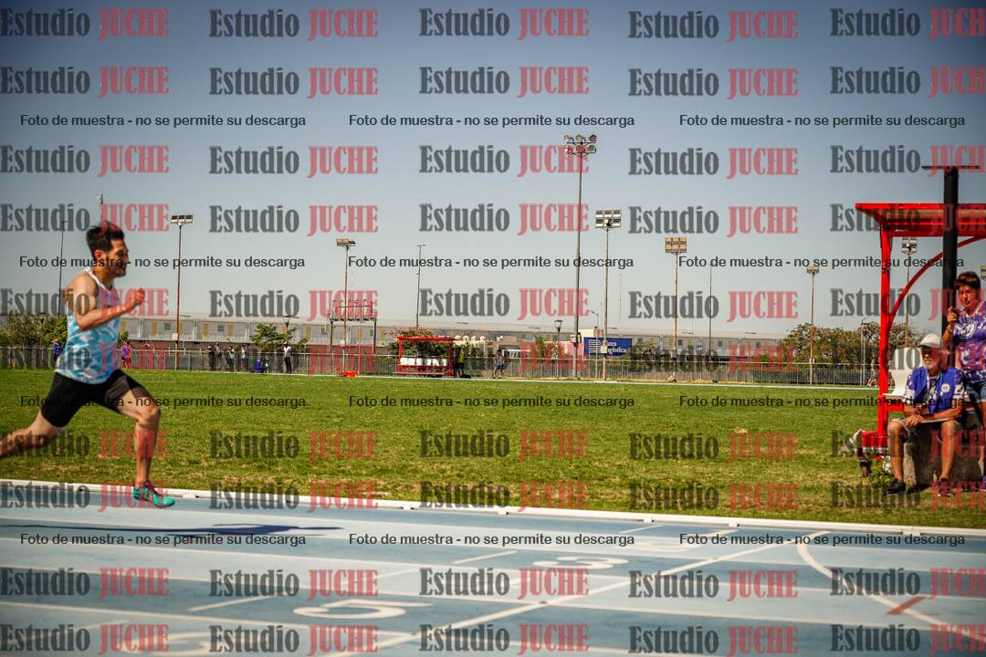 Fotos de las Postas 4x100mts de varones MASTER (35/45) - FINAL