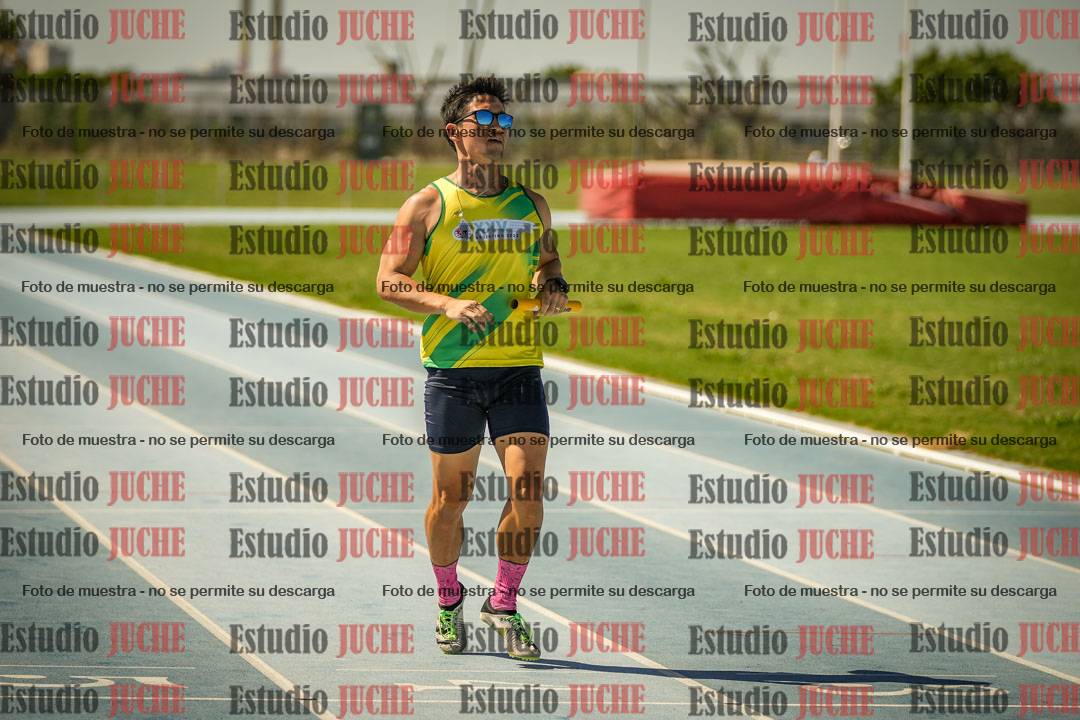 Fotos de las Postas 4x100mts de varones MASTER (35/45) - FINAL