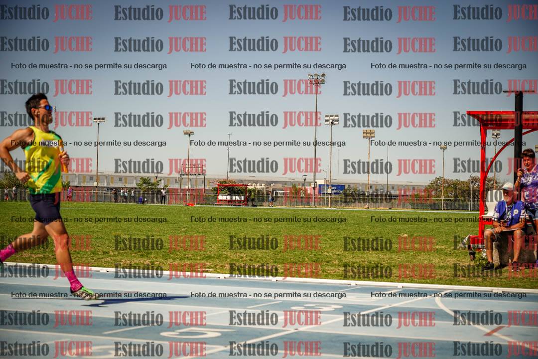 Fotos de las Postas 4x100mts de varones MASTER (35/45) - FINAL