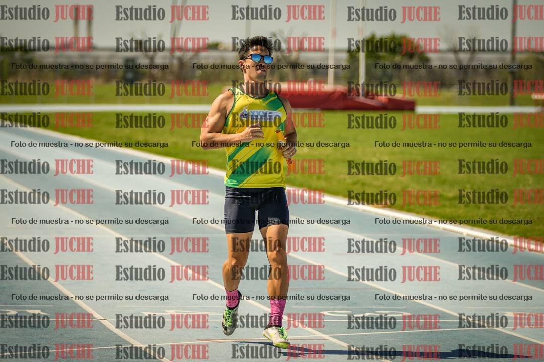 Fotos de las Postas 4x100mts de varones MASTER (35/45) - FINAL