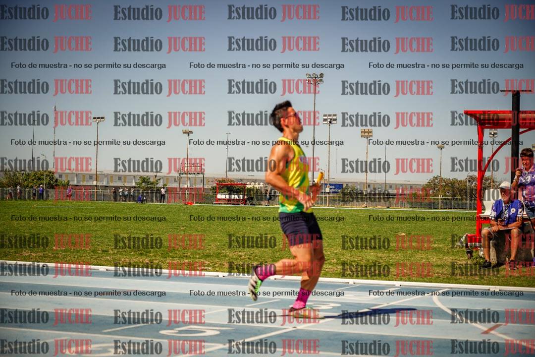 Fotos de las Postas 4x100mts de varones MASTER (35/45) - FINAL