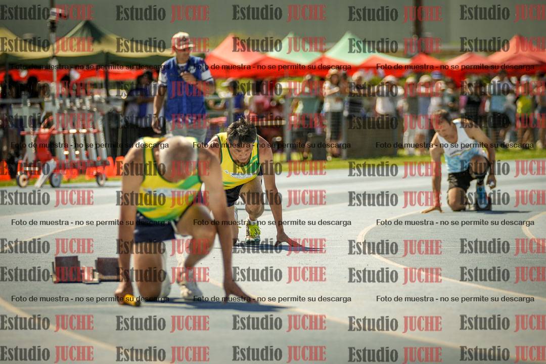 Fotos de las Postas 4x100mts de varones MASTER (50/60) - FINAL