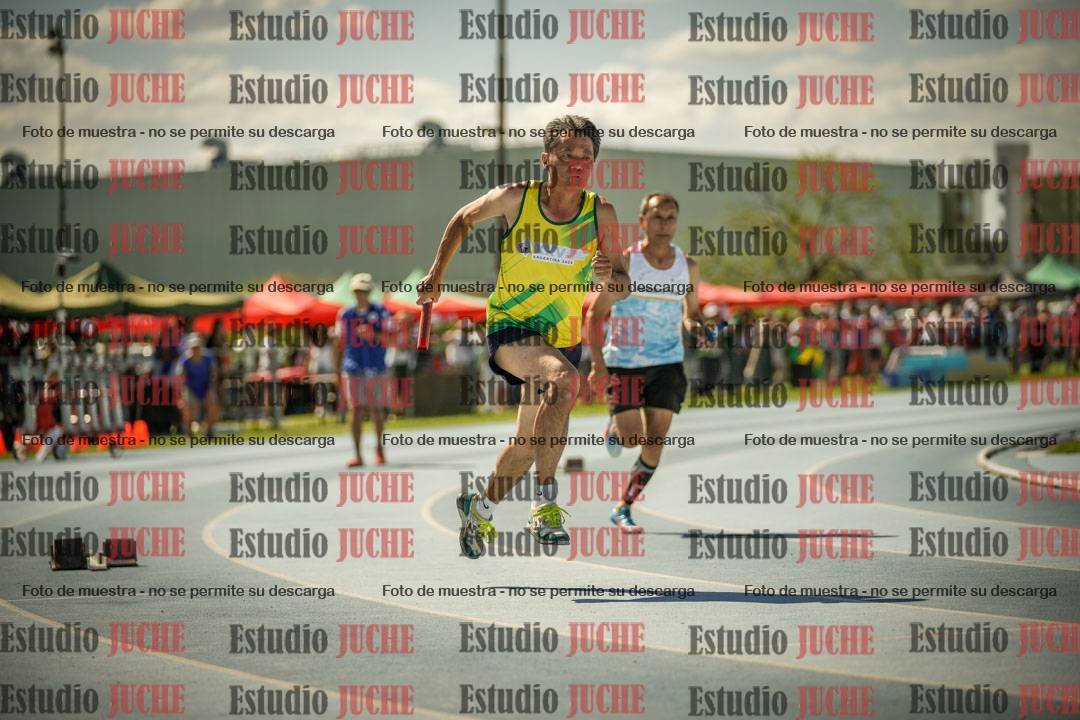 Fotos de las Postas 4x100mts de varones MASTER (50/60) - FINAL