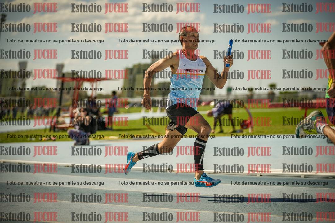 Fotos de las Postas 4x100mts de varones MASTER (50/60) - FINAL