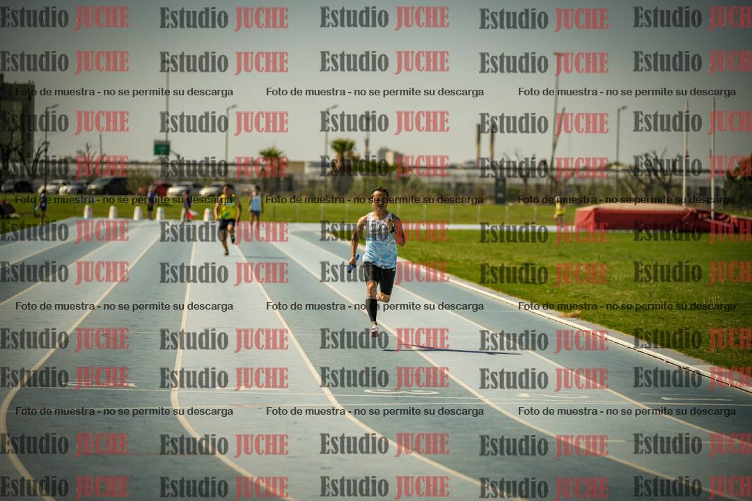 Fotos de las Postas 4x100mts de varones MASTER (50/60) - FINAL