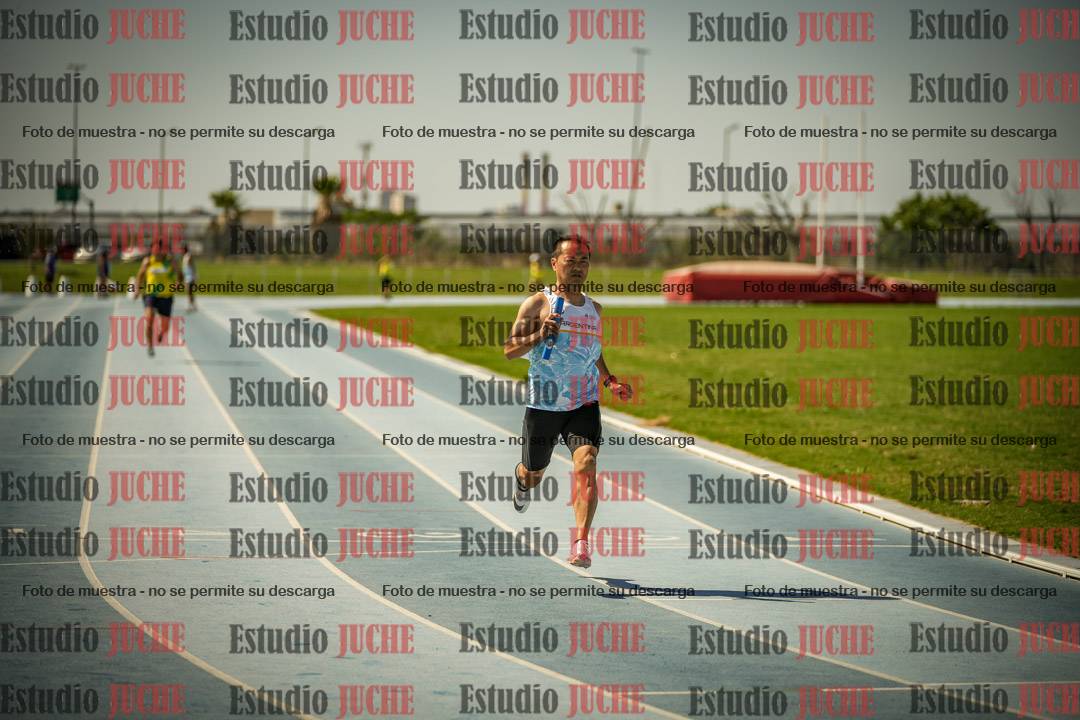 Fotos de las Postas 4x100mts de varones MASTER (50/60) - FINAL