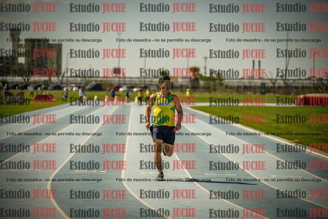 Fotos de las Postas 4x100mts de varones MASTER (50/60) - FINAL
