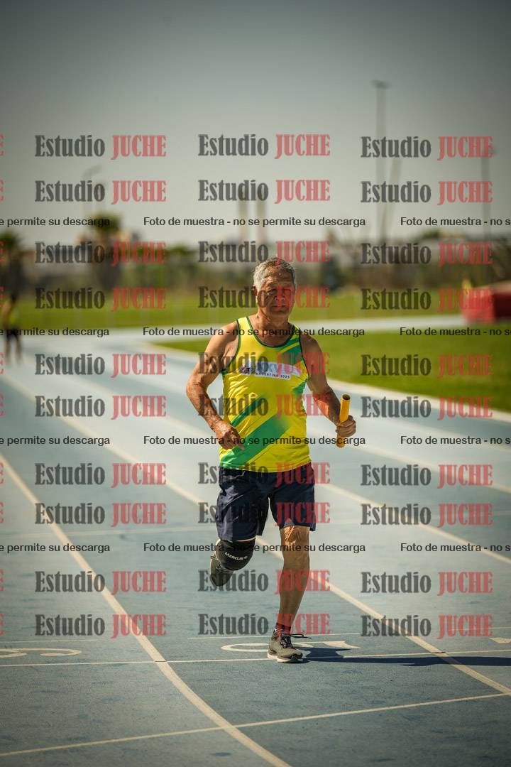 Fotos de las Postas 4x100mts de varones MASTER (50/60) - FINAL