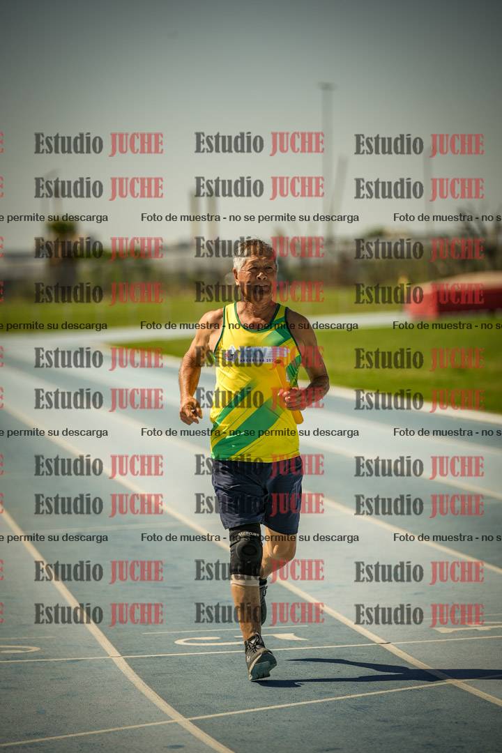 Fotos de las Postas 4x100mts de varones MASTER (50/60) - FINAL