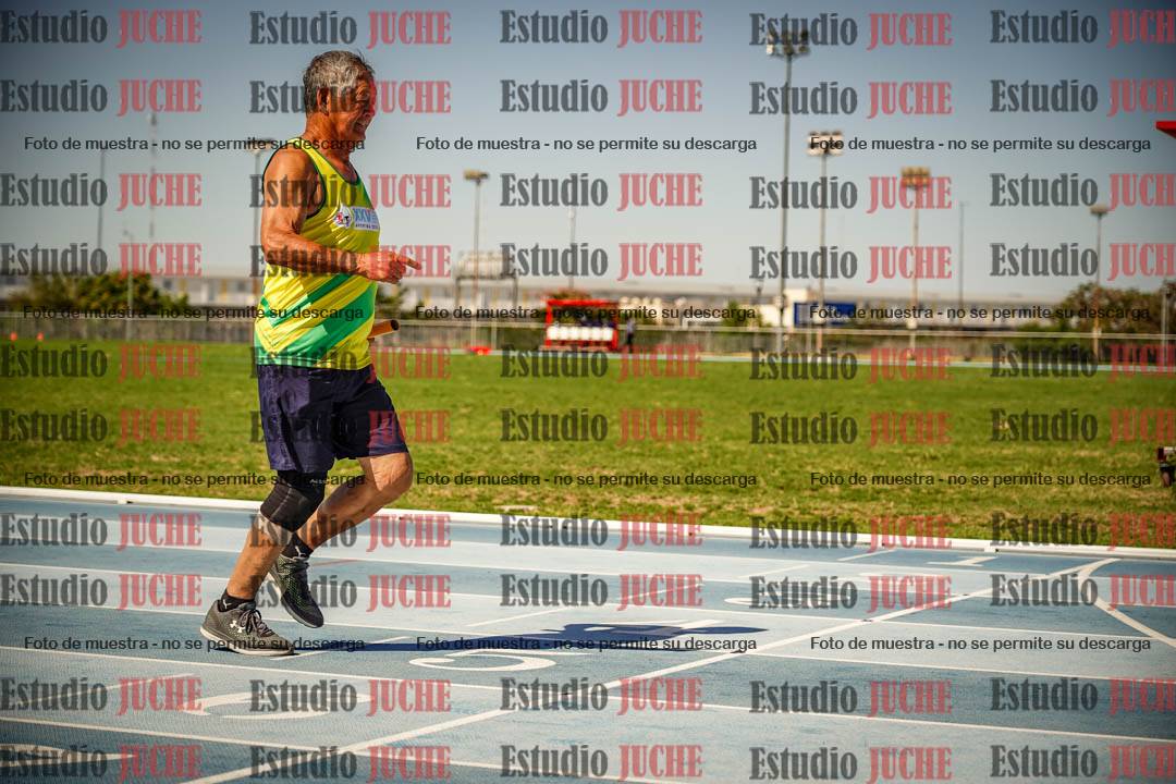 Fotos de las Postas 4x100mts de varones MASTER (50/60) - FINAL