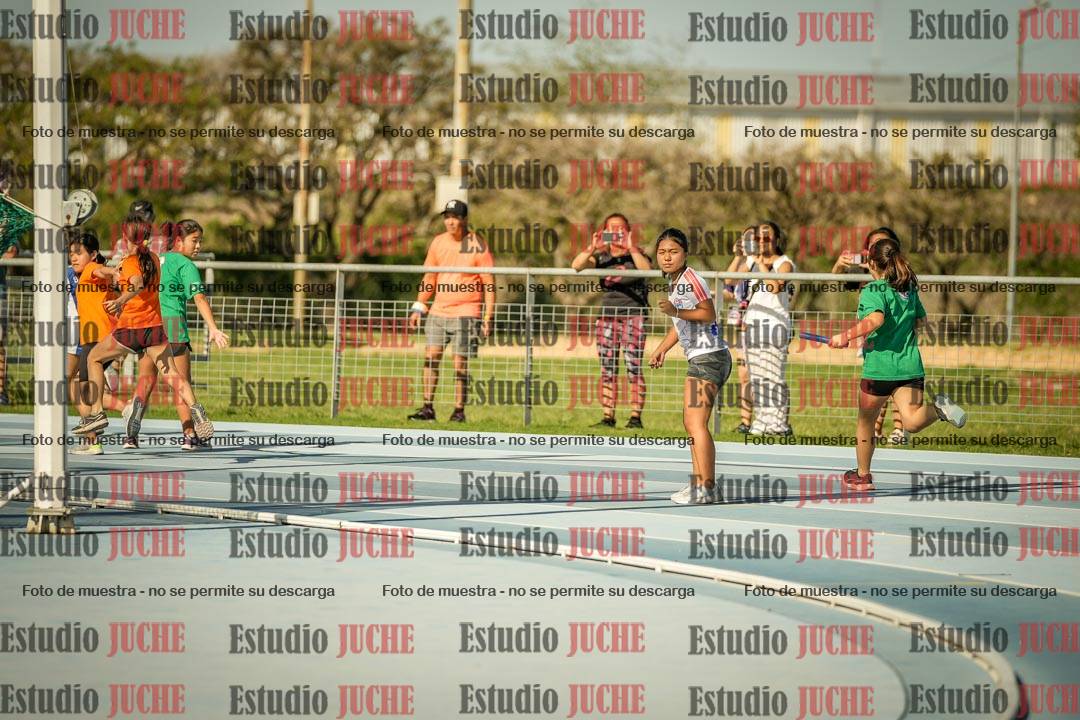 Fotos de las Postas 4x100mts de niñas y niños ROJO (Promocional TAIN) - FINAL