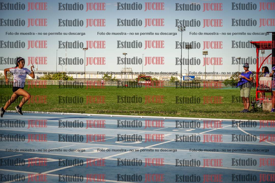 Fotos de las Postas 4x100mts de niñas y niños ROJO (Promocional TAIN) - FINAL