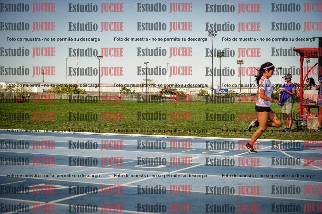Fotos de las Postas 4x100mts de niñas y niños ROJO (Promocional TAIN) - FINAL