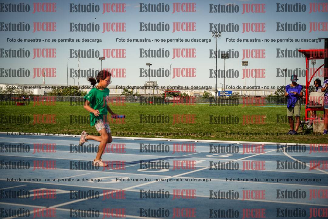 Fotos de las Postas 4x100mts de niñas y niños ROJO (Promocional TAIN) - FINAL