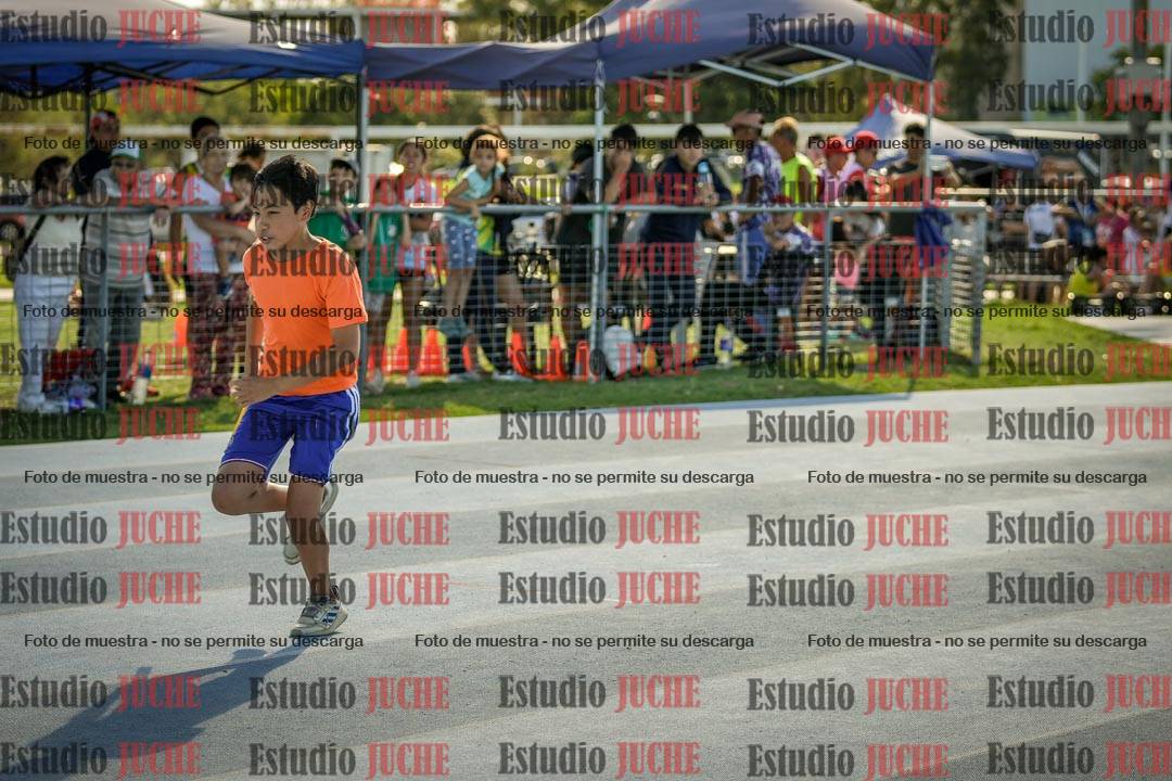 Fotos de las Postas 4x100mts de niñas y niños ROJO (Promocional TAIN) - FINAL
