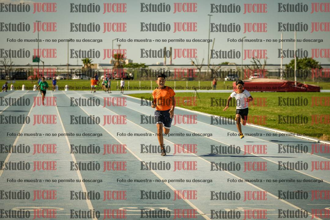 Fotos de las Postas 4x100mts de niñas y niños ROJO (Promocional TAIN) - FINAL