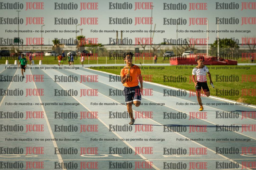 Fotos de las Postas 4x100mts de niñas y niños ROJO (Promocional TAIN) - FINAL