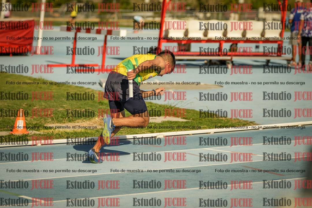 Fotos de las Postas 4x100mts de varones LIBRE - FINAL