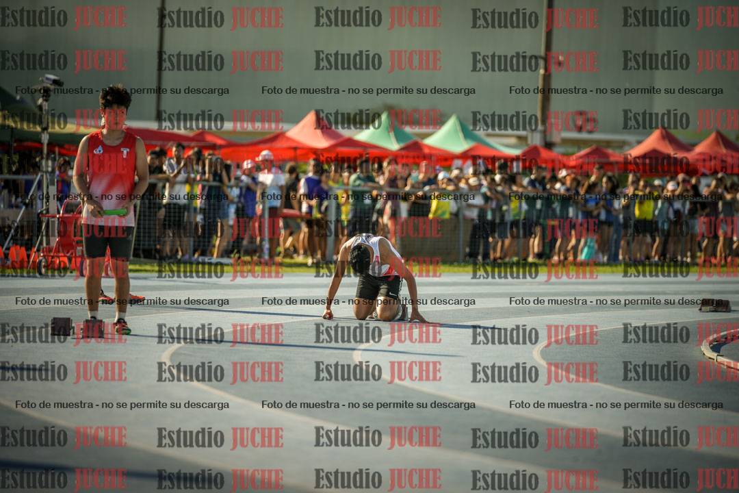 Fotos de las Postas 4x100mts de varones LIBRE - FINAL