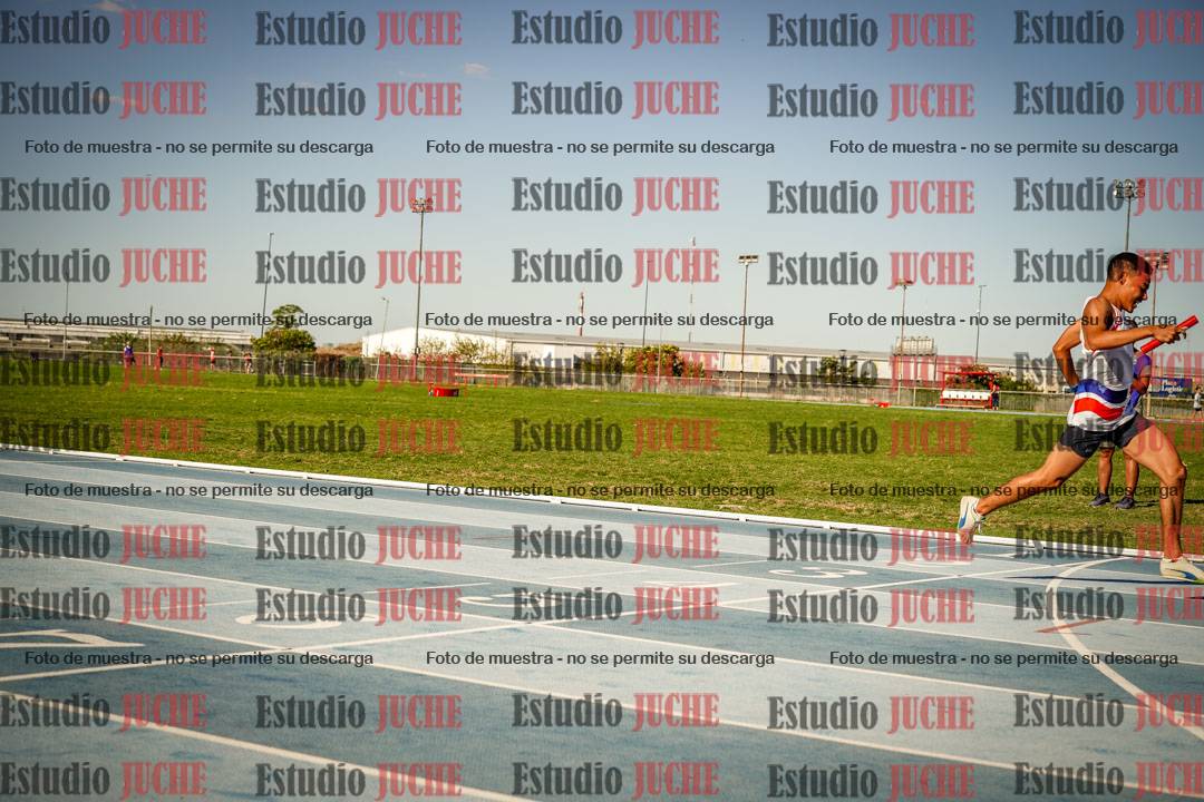 Fotos de las Postas 4x100mts de varones LIBRE - FINAL
