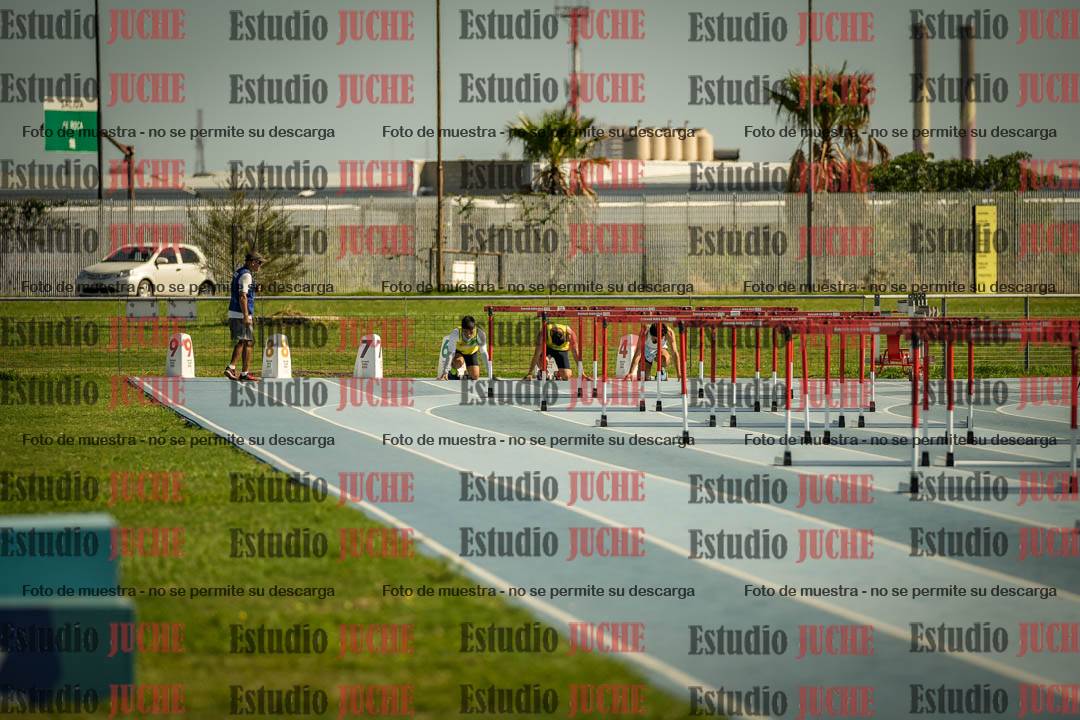 Fotos de los 110mts con vallas de varones - decatlón 6