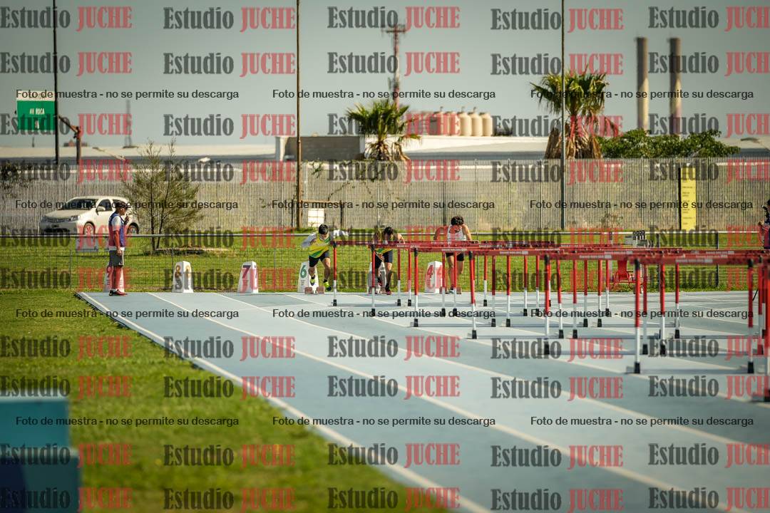 Fotos de los 110mts con vallas de varones - decatlón 6