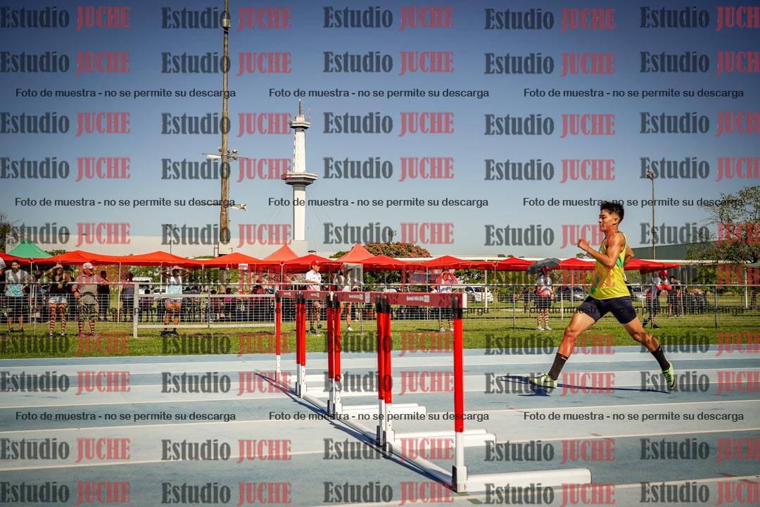 Fotos de los 400mts con vallas de varones LIBRE - FINAL